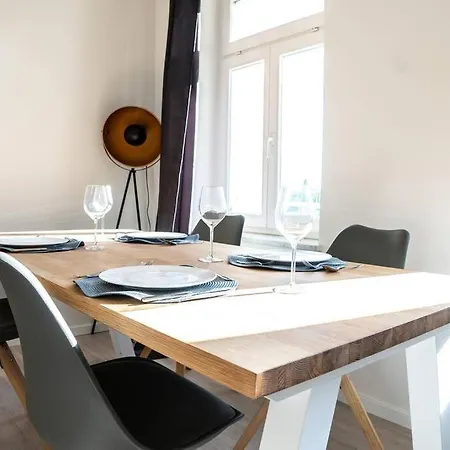 Super Lage Modern Boxspringbett *netflix* Wlan* 公寓