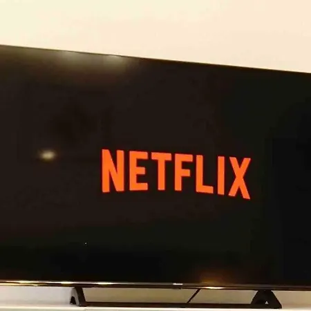 Super Lage Modern Boxspringbett *netflix* Wlan* Appartamento Chemnitz